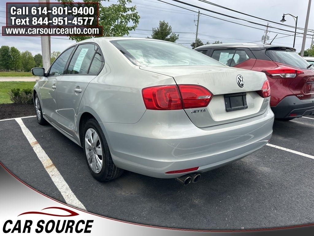 Volkswagen Jetta Sedan  2011