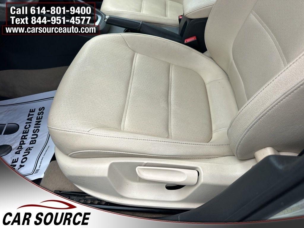 Volkswagen Jetta Sedan  2011