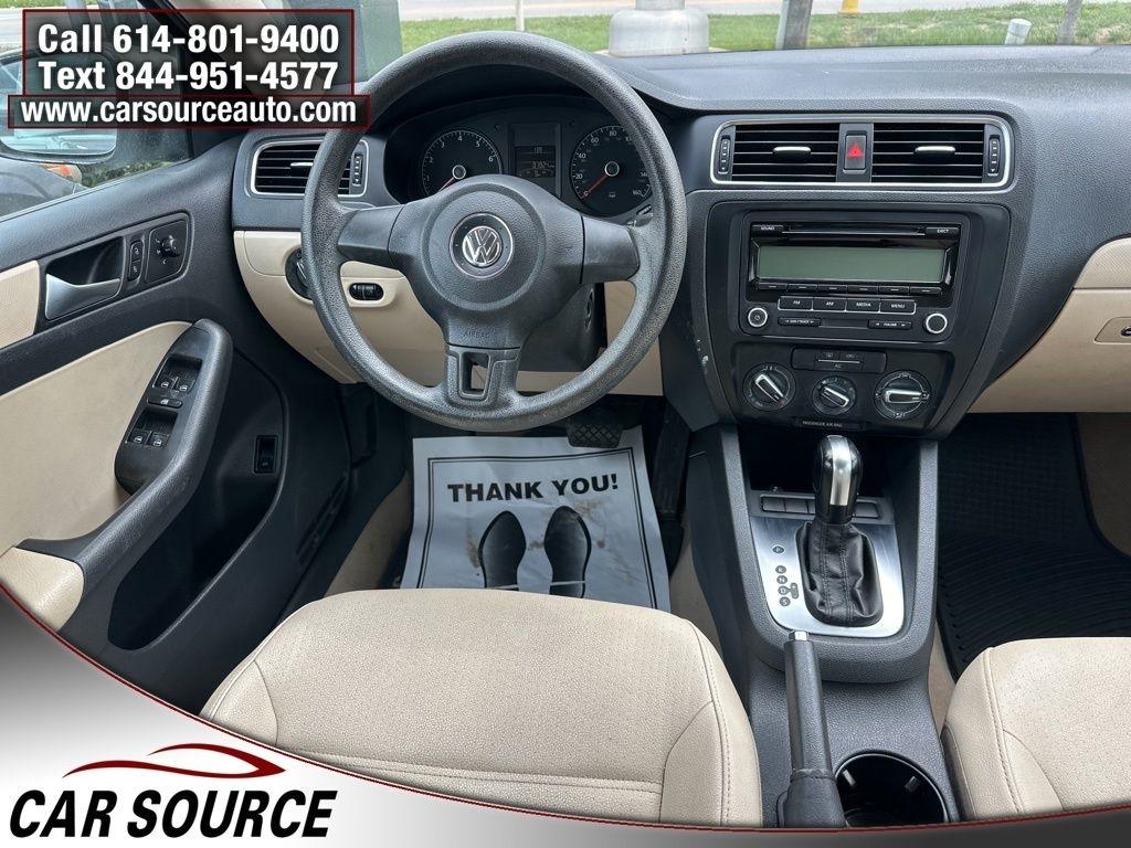 Volkswagen Jetta Sedan  2011
