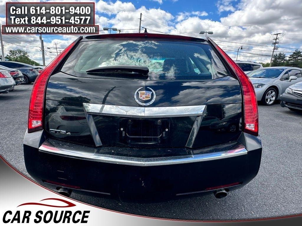 Cadillac CTS Wagon  2011