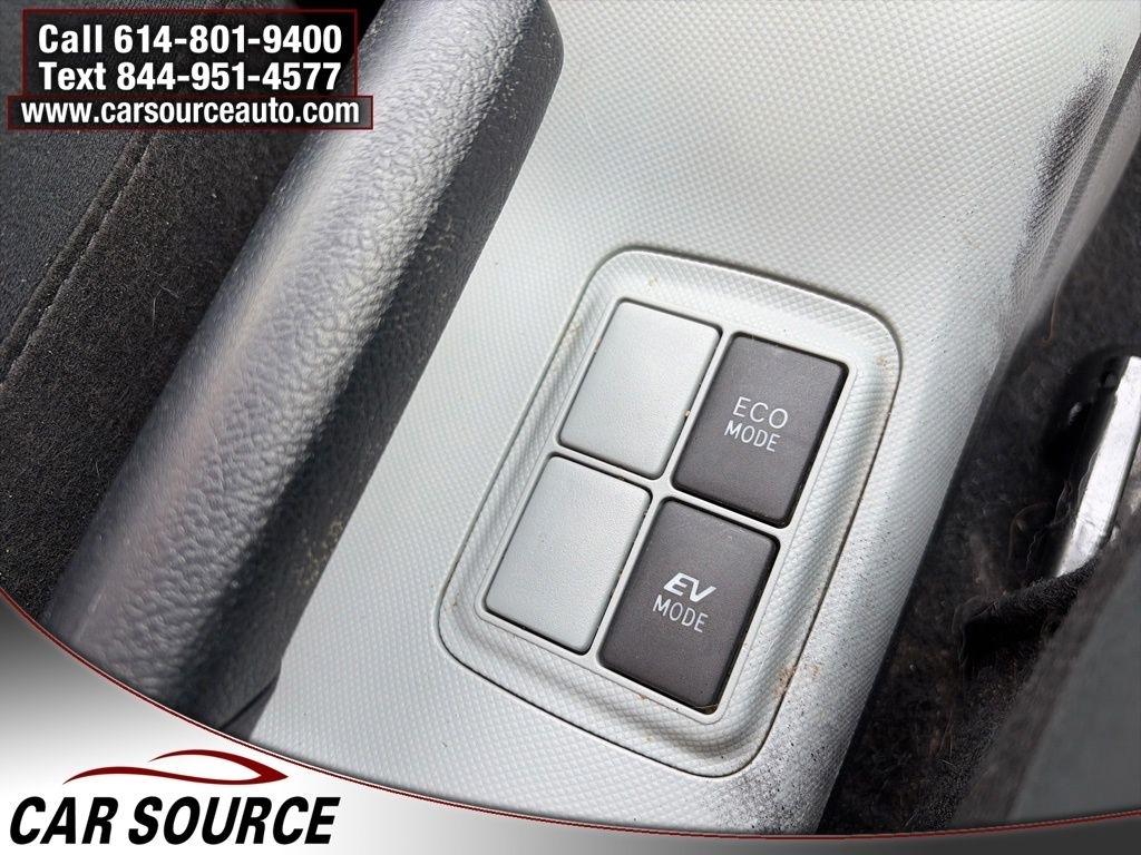 Toyota Prius c  2014
