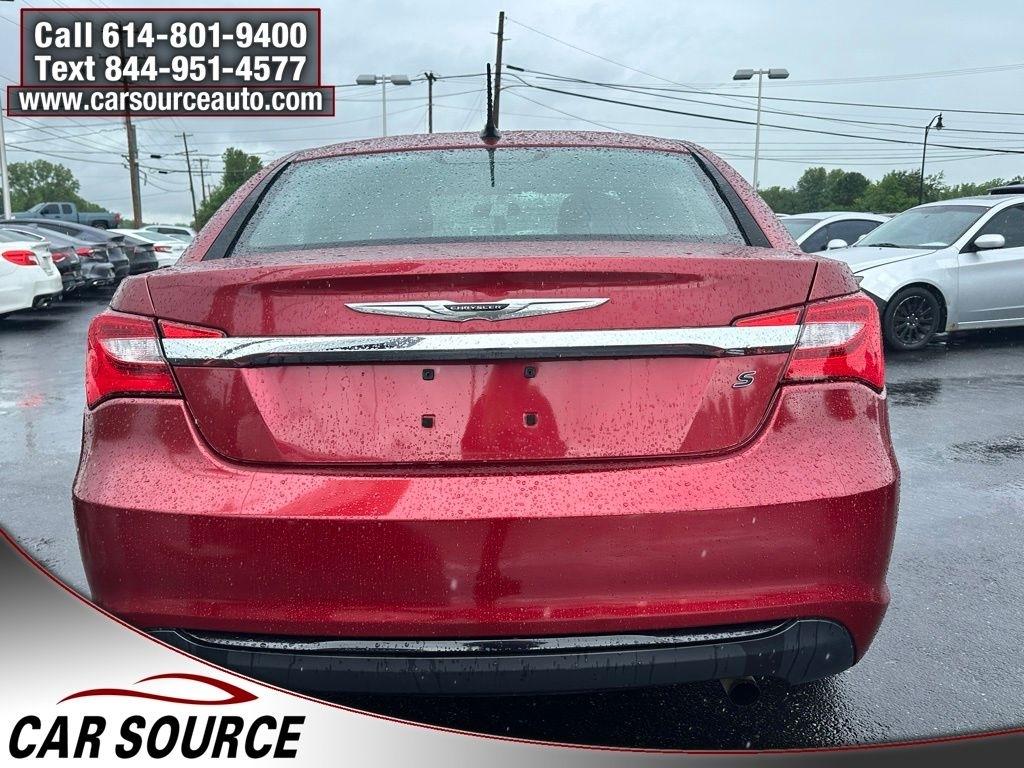 Chrysler 200  2013