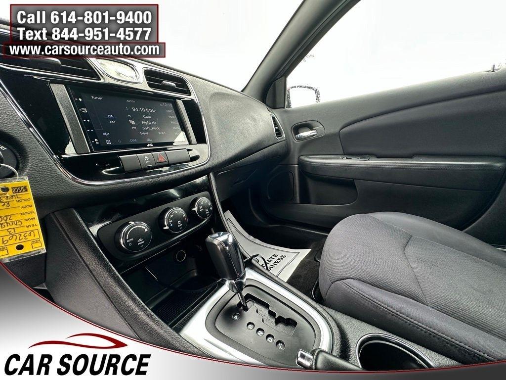 Chrysler 200  2013