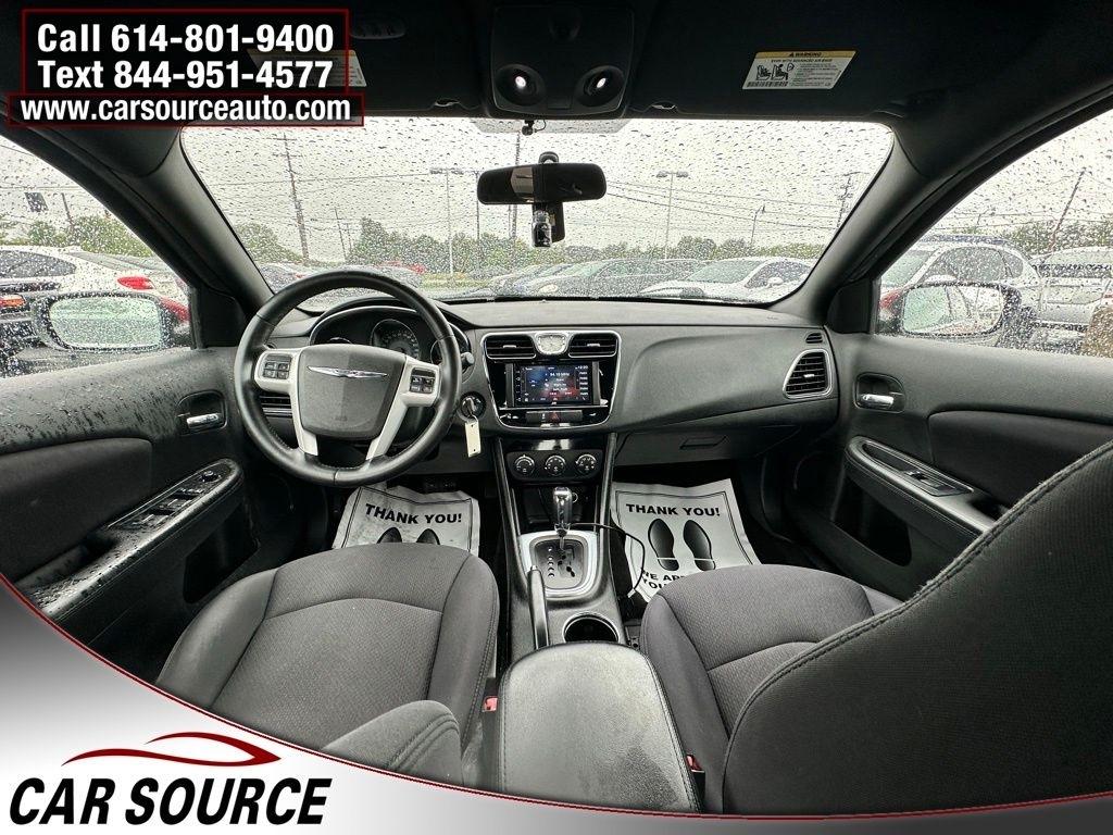 Chrysler 200  2013
