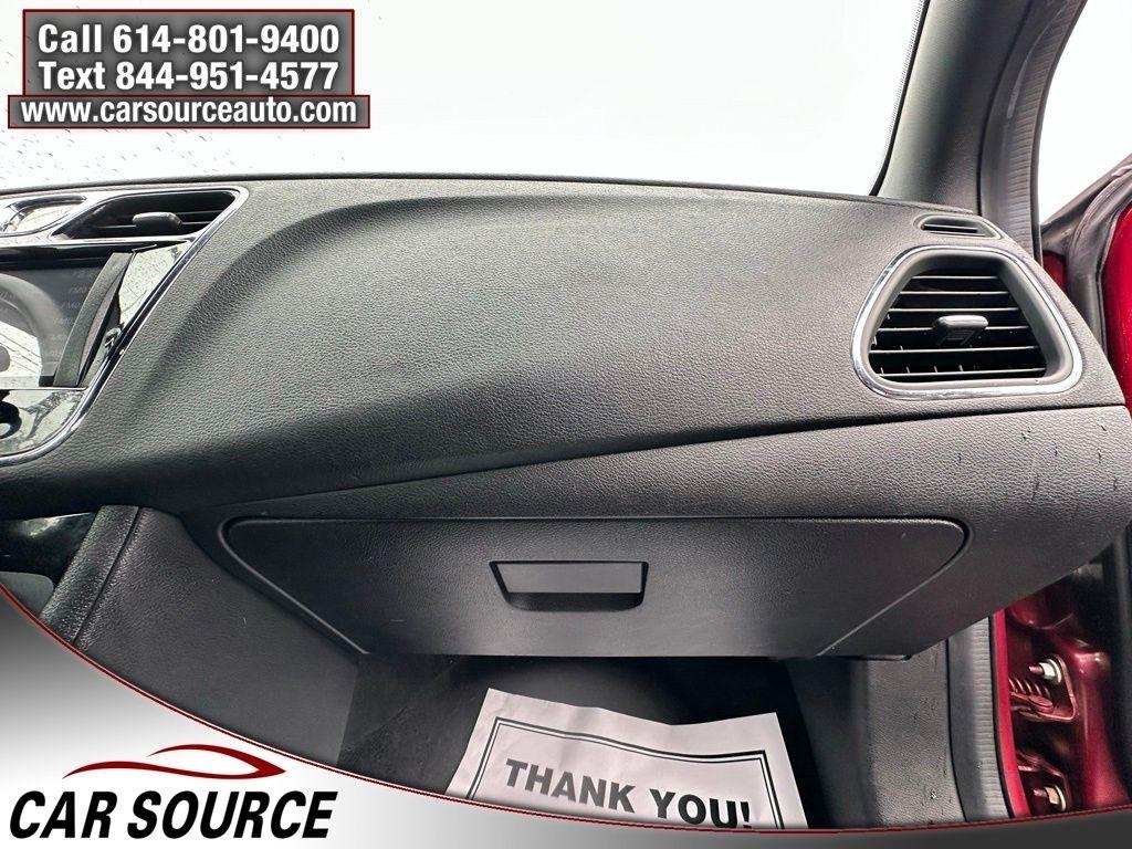 Chrysler 200  2013