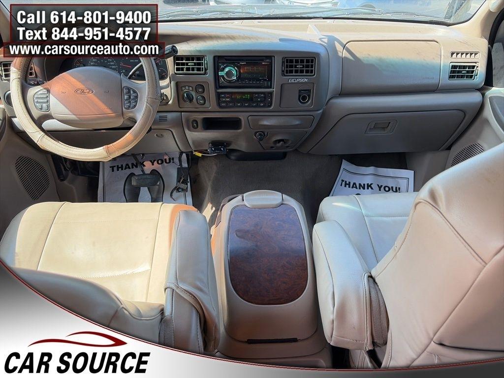 Ford Excursion  2002