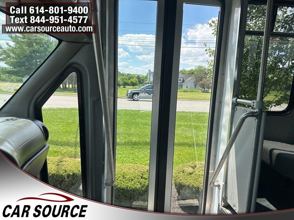 Ford Econoline Commercial Cutaway  2008
