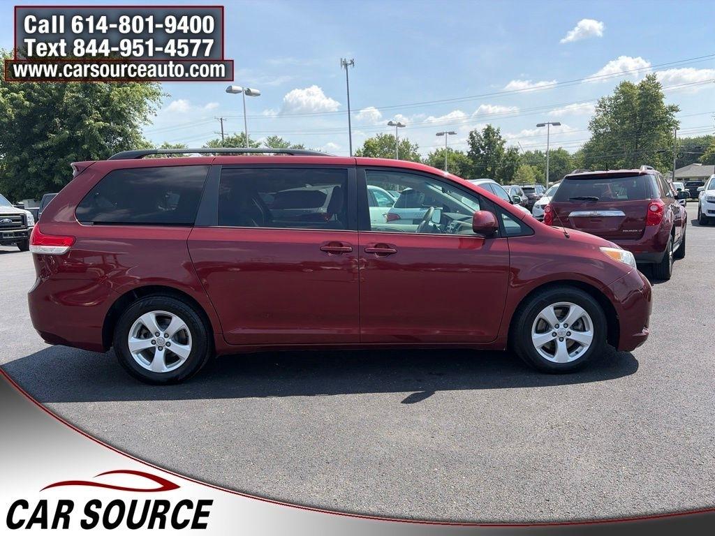 Toyota Sienna  2012