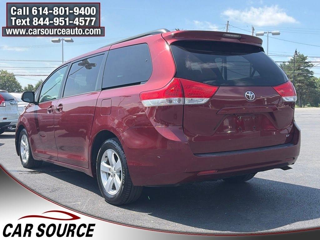 Toyota Sienna  2012