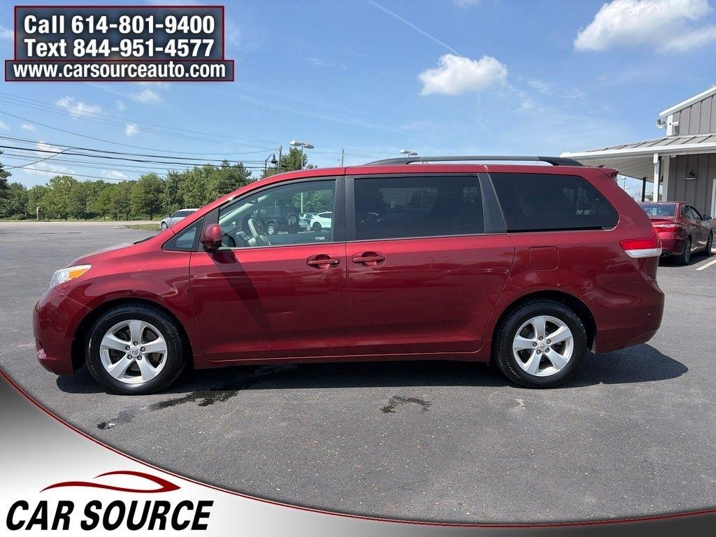 Toyota Sienna  2012