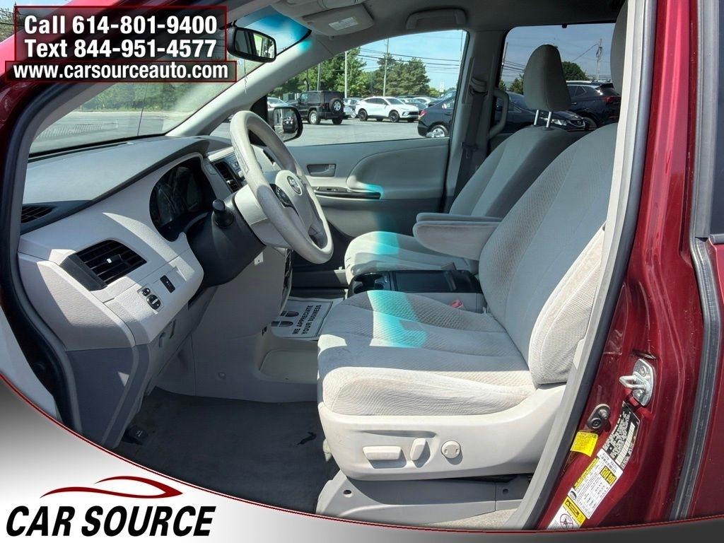 Toyota Sienna  2012