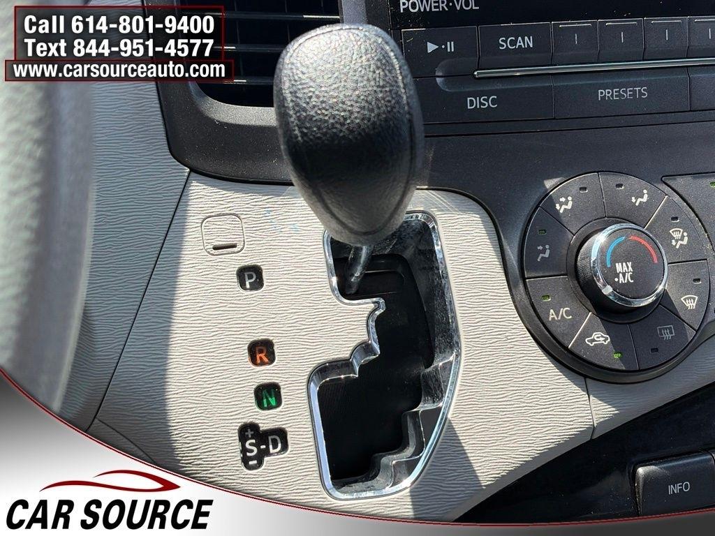 Toyota Sienna  2012