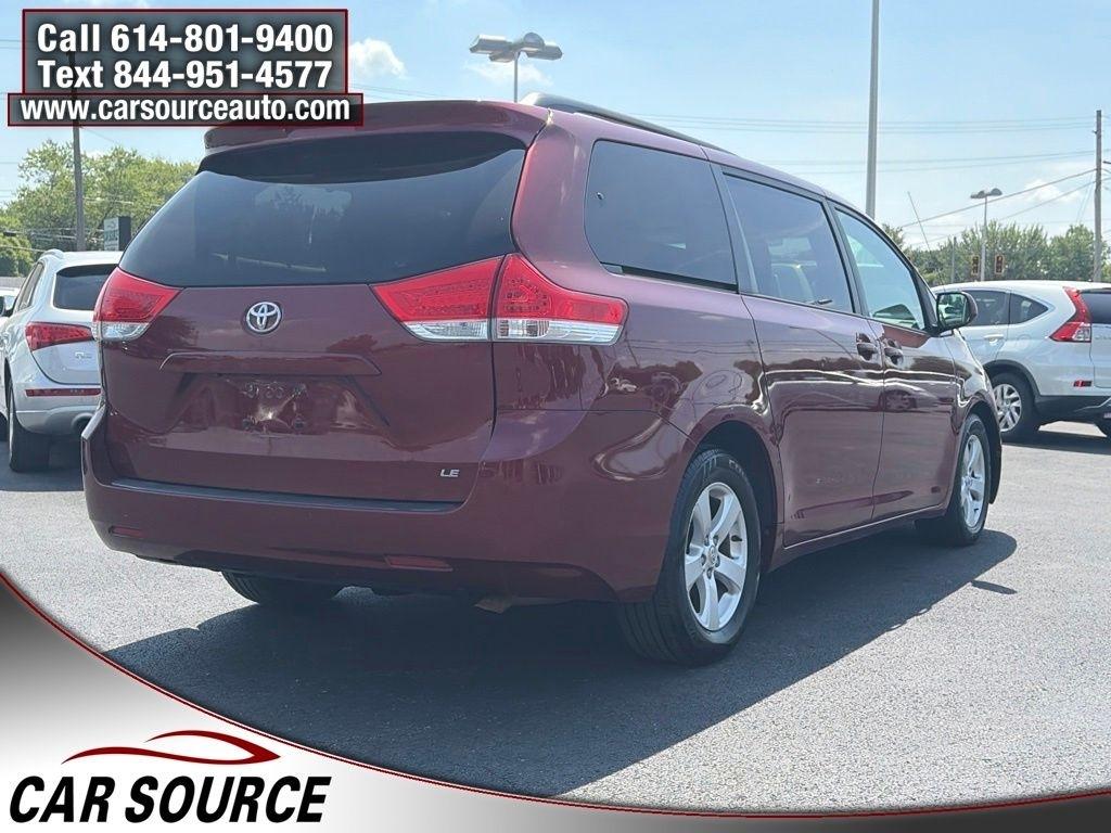 Toyota Sienna  2012