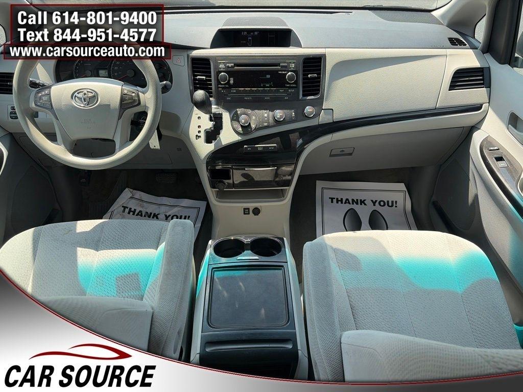Toyota Sienna  2012