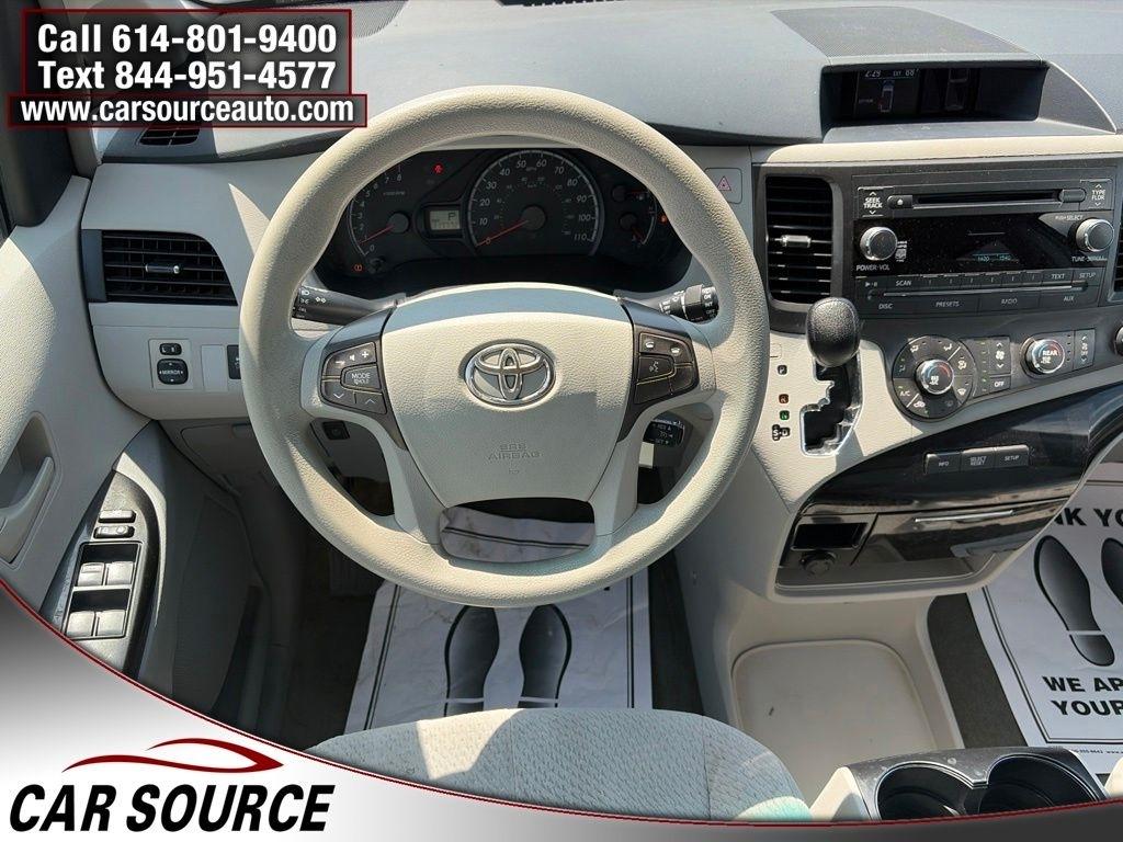 Toyota Sienna  2012