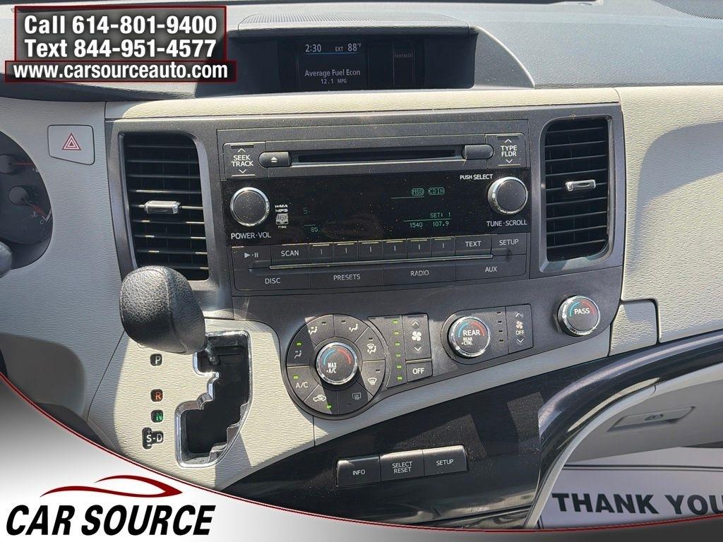 Toyota Sienna  2012