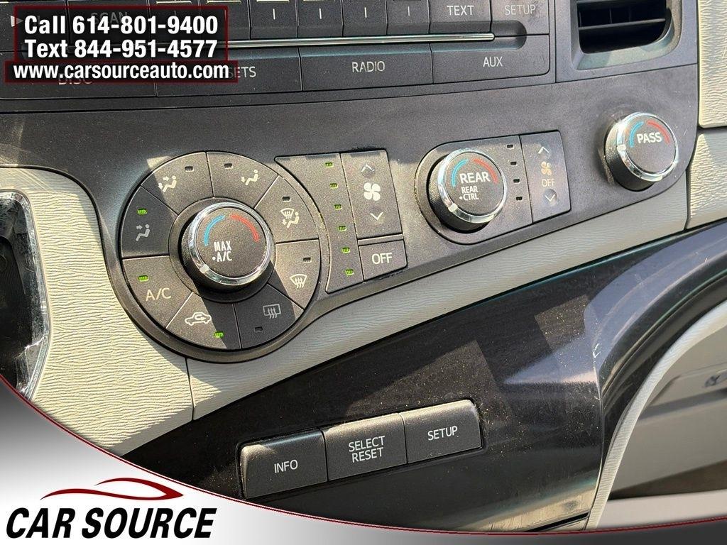Toyota Sienna  2012