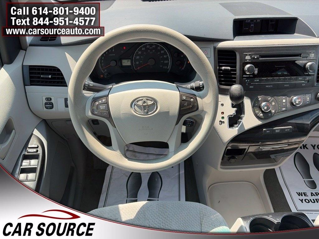 Toyota Sienna  2012