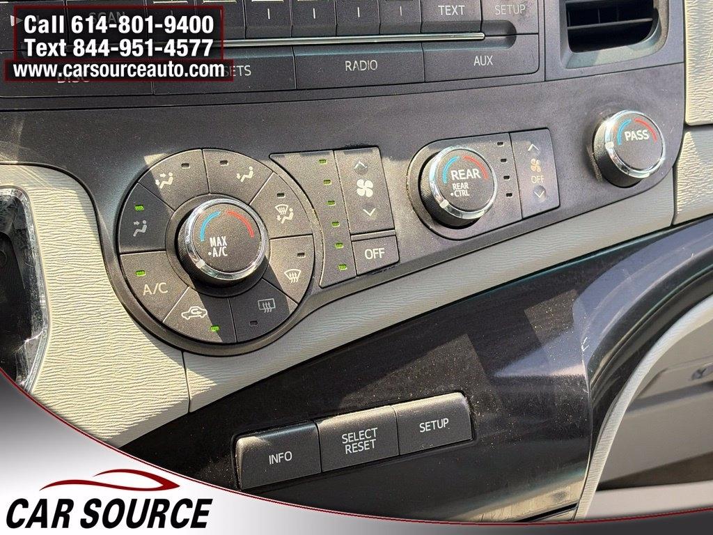 Toyota Sienna  2012