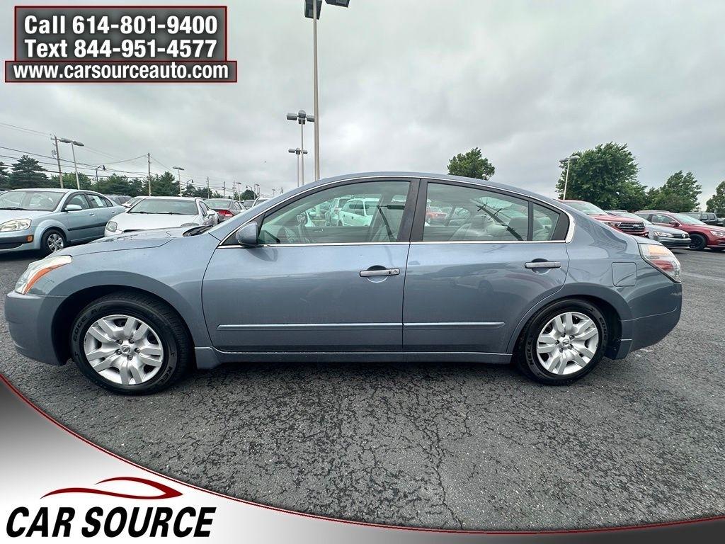 Nissan Altima  2010