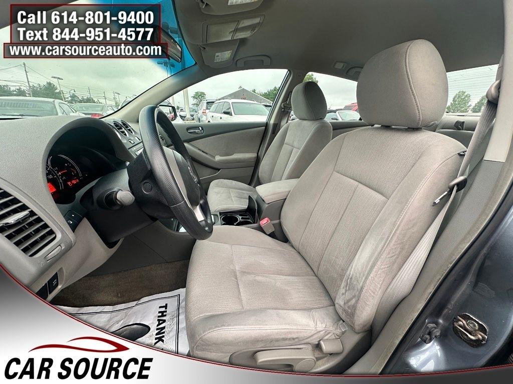 Nissan Altima  2010