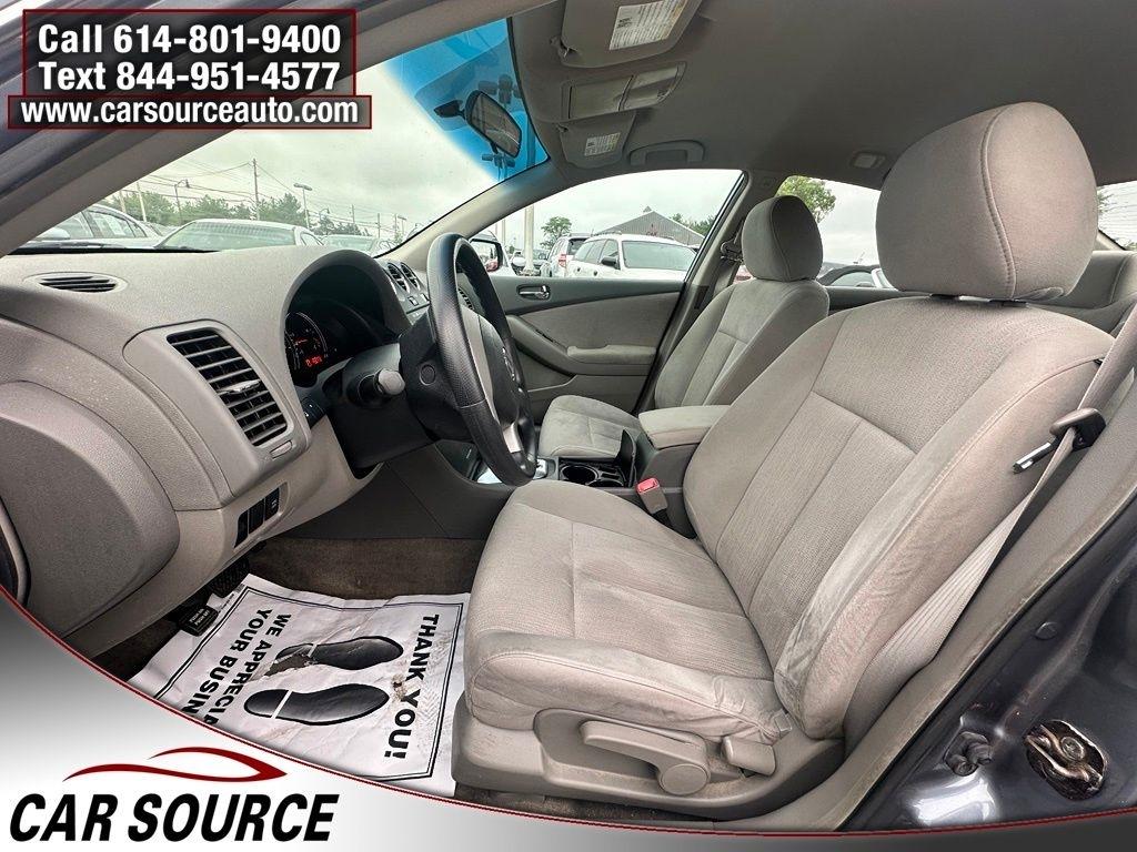 Nissan Altima  2010
