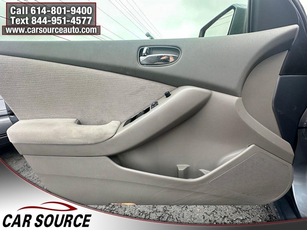 Nissan Altima  2010