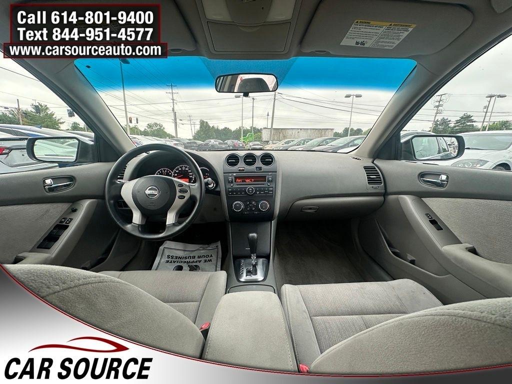 Nissan Altima  2010