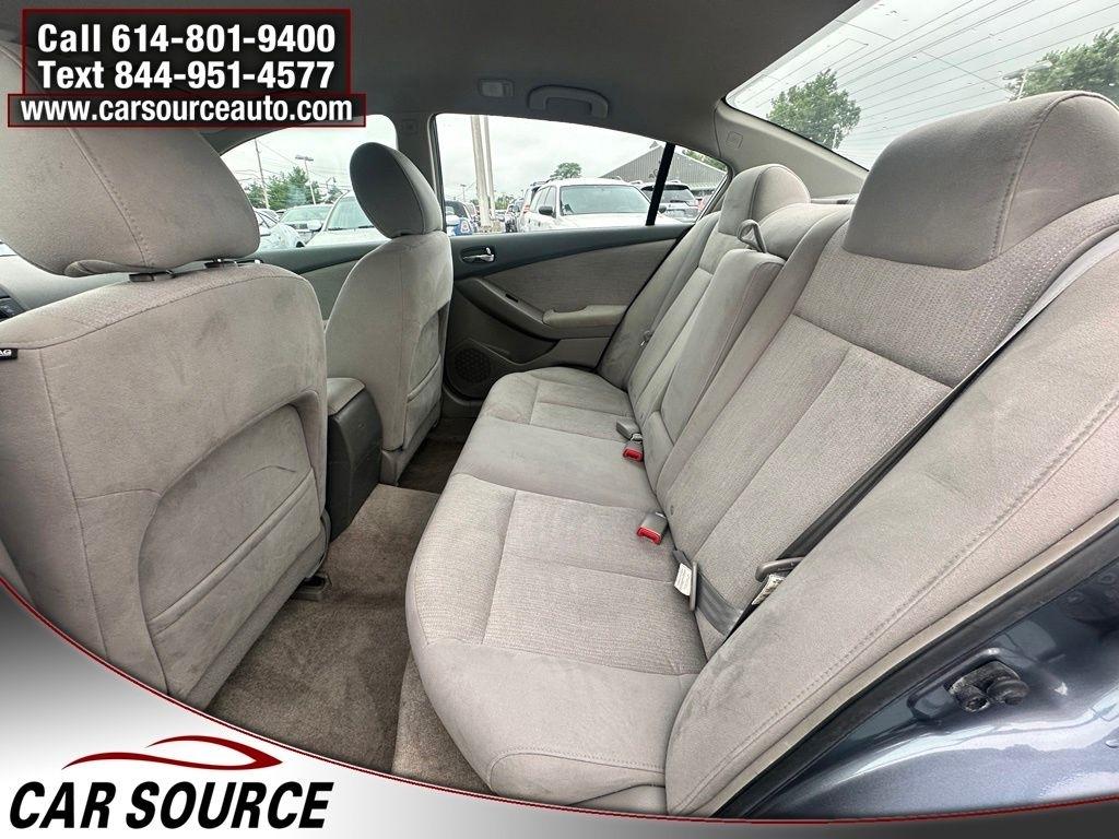 Nissan Altima  2010