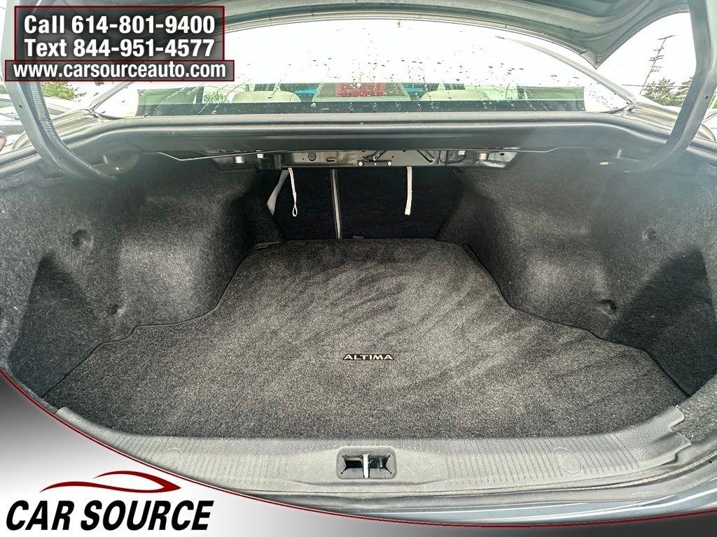 Nissan Altima  2010
