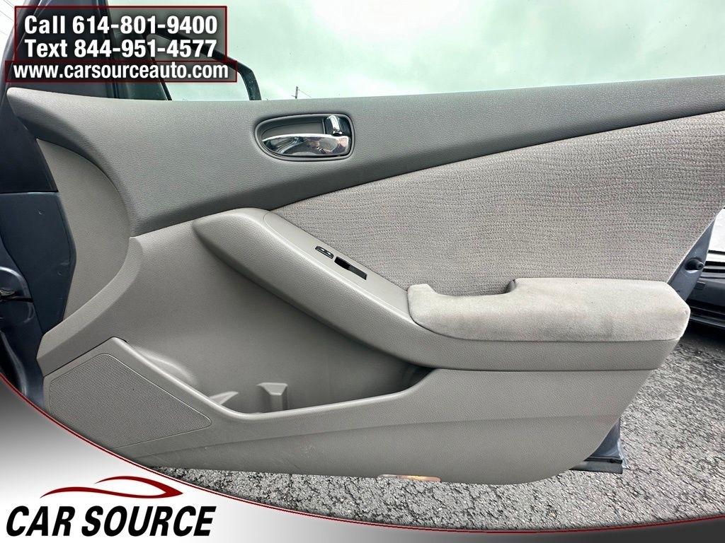 Nissan Altima  2010