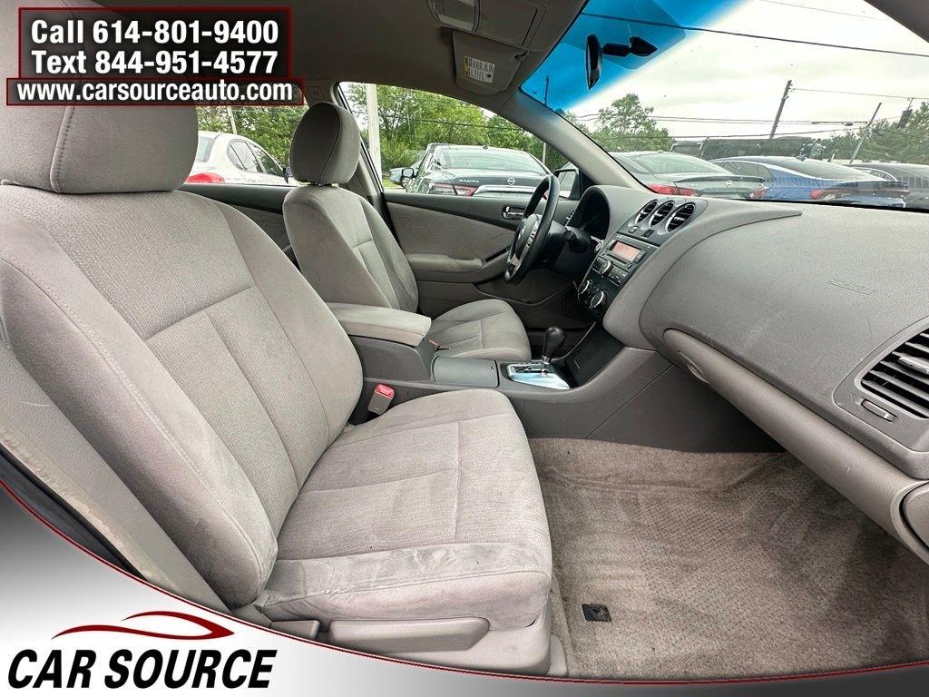 Nissan Altima  2010