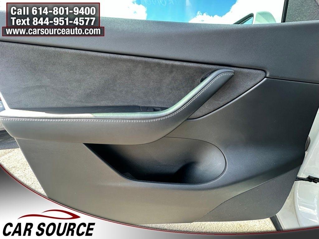 Tesla Model Y  2021