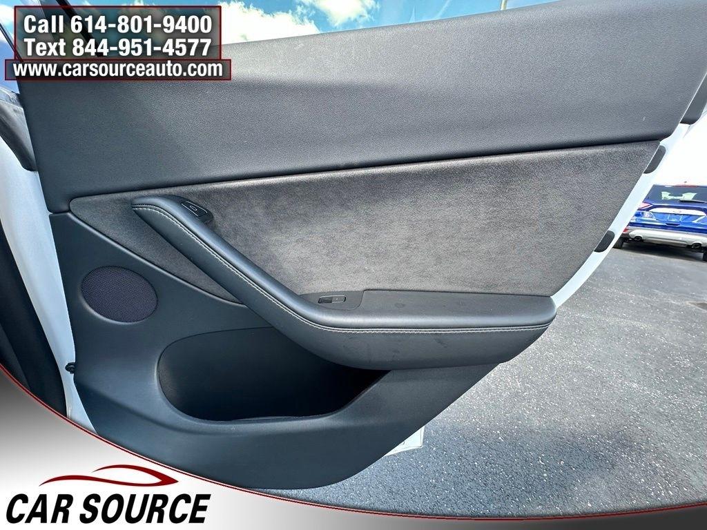 Tesla Model Y  2021