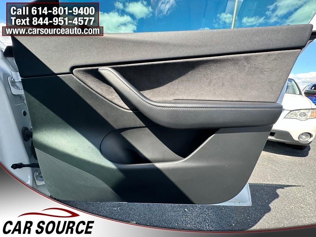 Tesla Model Y  2021