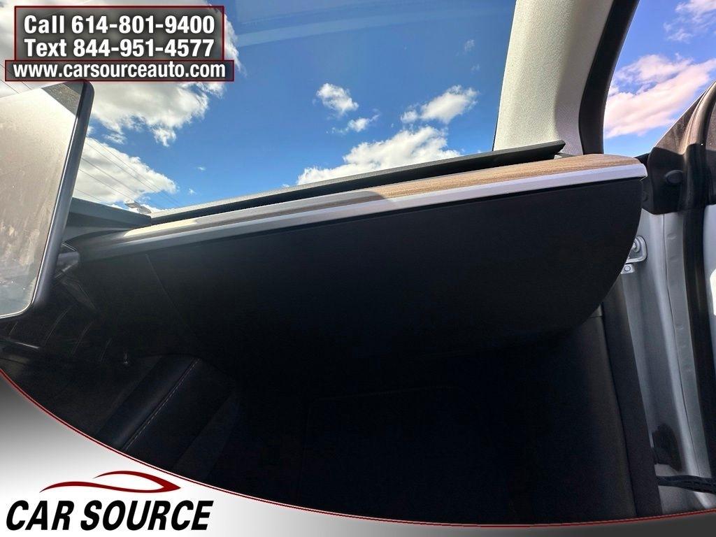 Tesla Model Y  2021