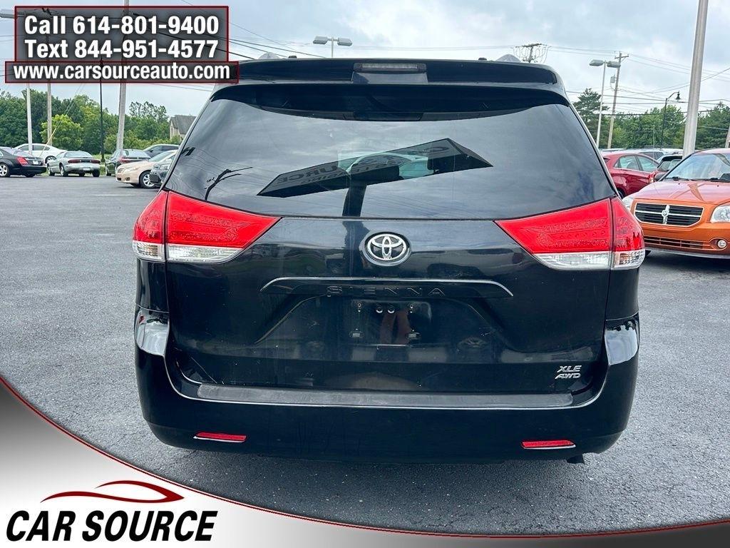 Toyota Sienna  2013