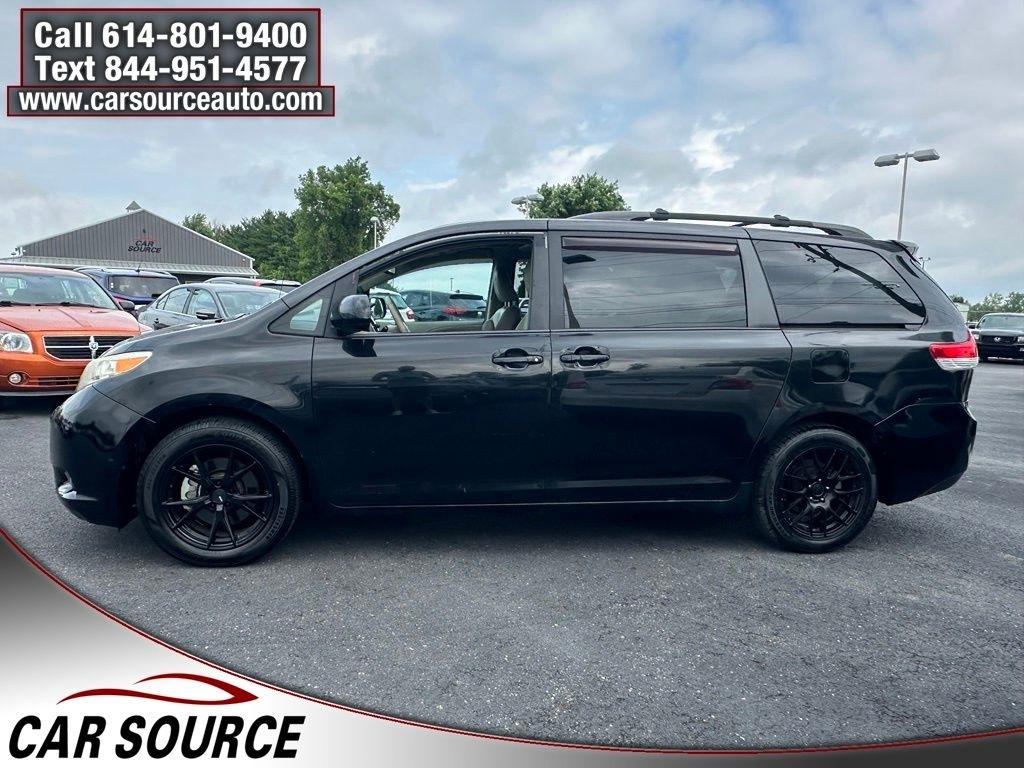 Toyota Sienna  2013