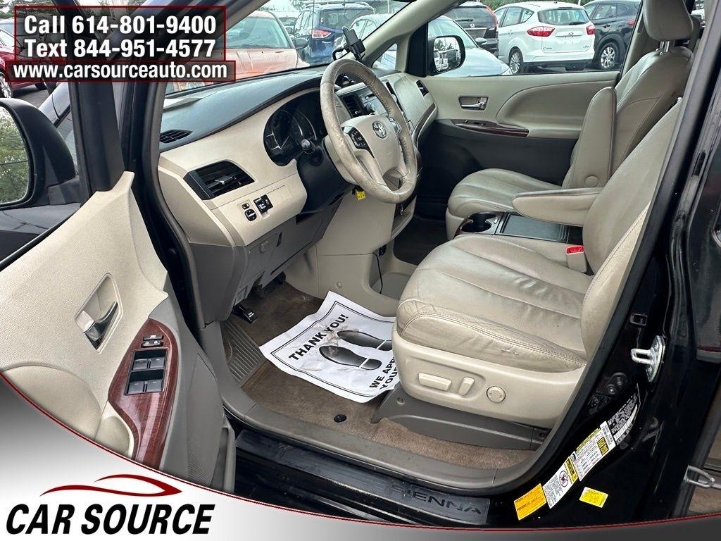 Toyota Sienna  2013