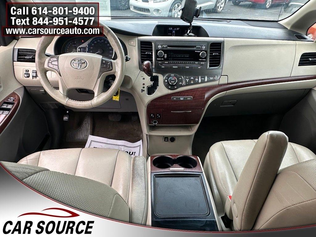 Toyota Sienna  2013