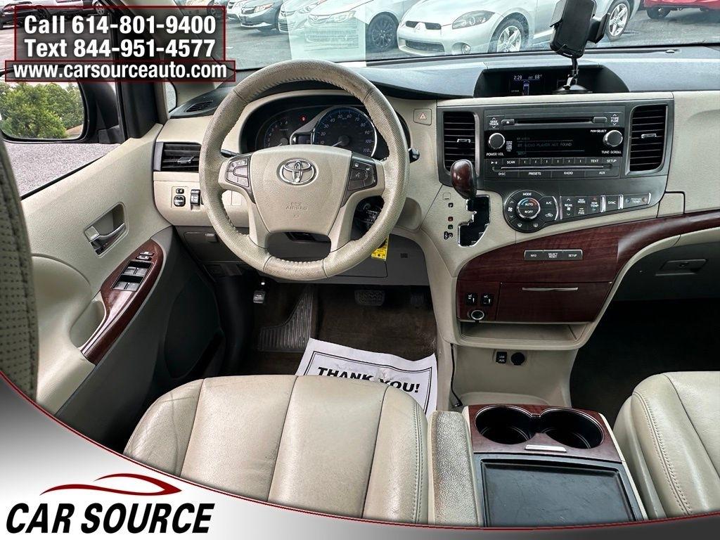 Toyota Sienna  2013