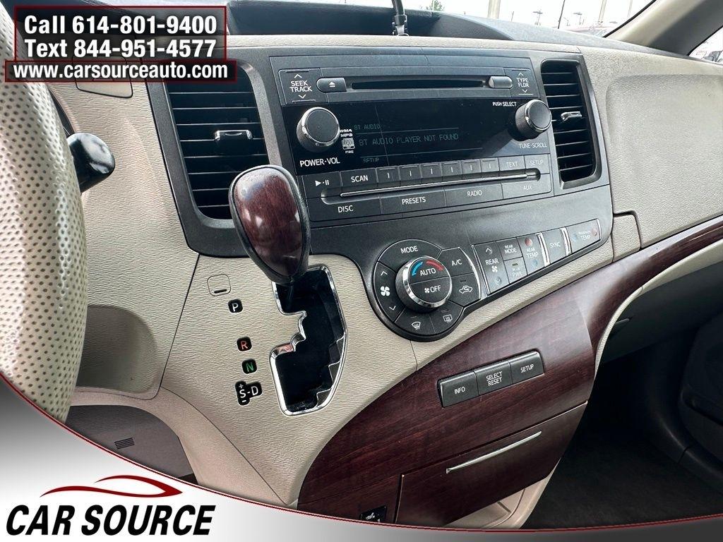 Toyota Sienna  2013