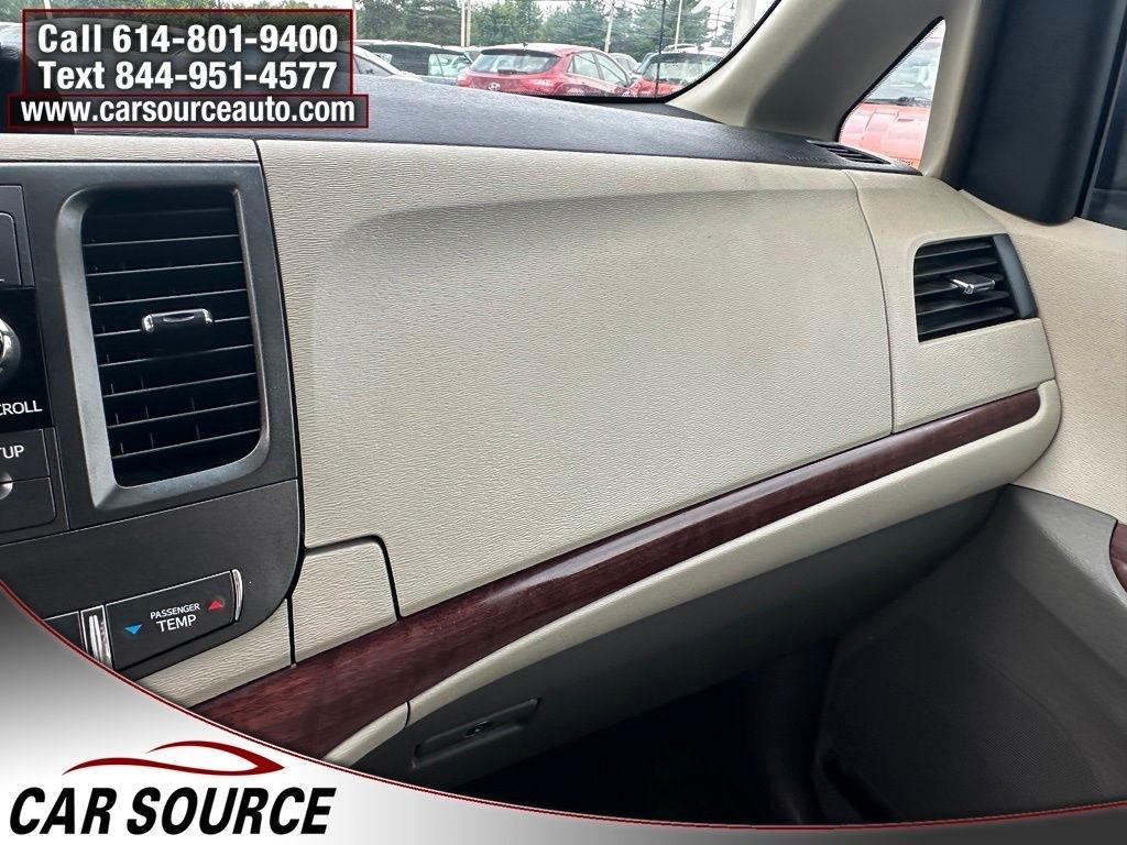 Toyota Sienna  2013