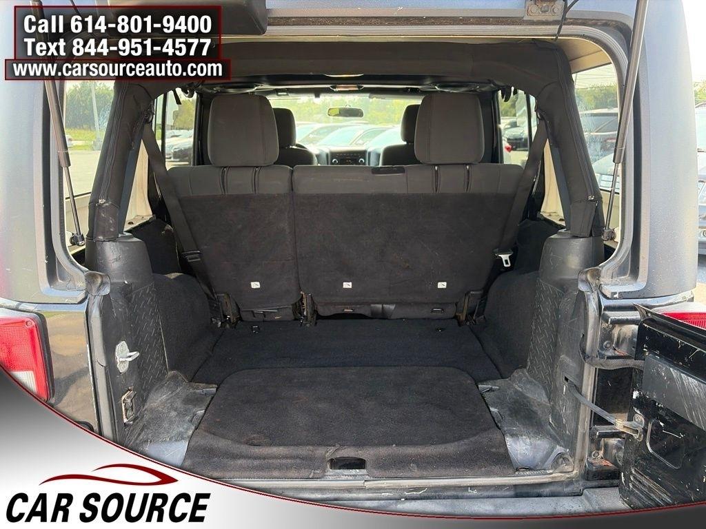 Jeep Wrangler Unlimited  2011