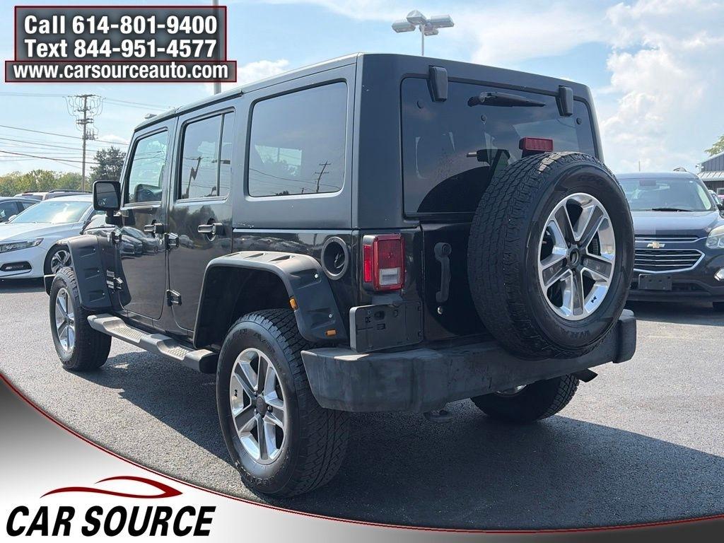 Jeep Wrangler Unlimited  2011