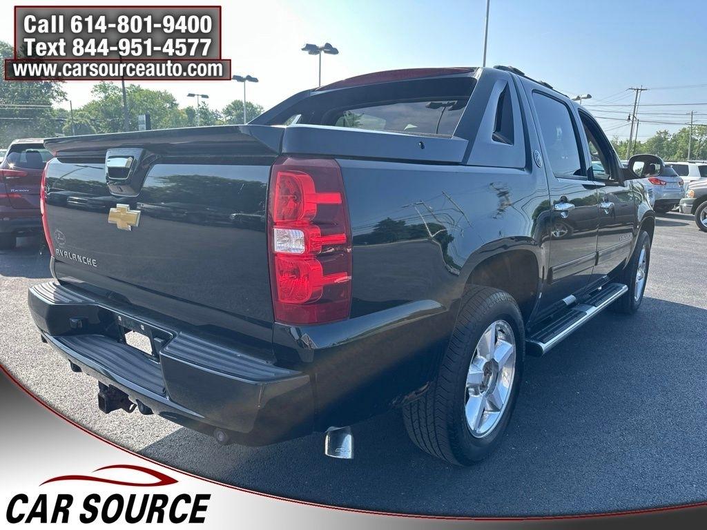 Chevrolet Avalanche  2013
