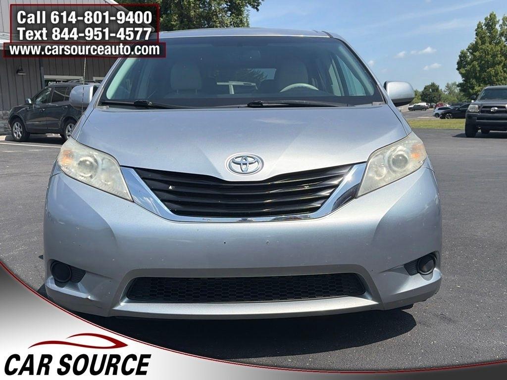 Toyota Sienna  2011