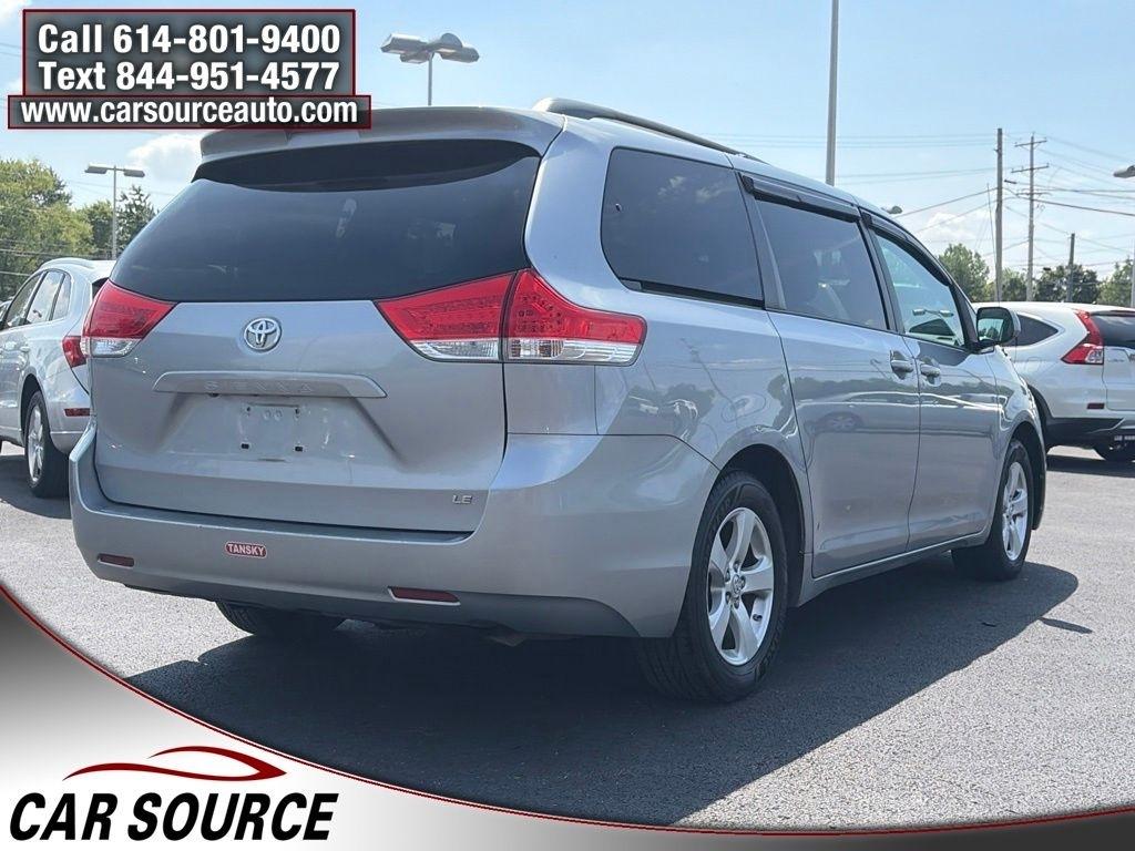Toyota Sienna  2011