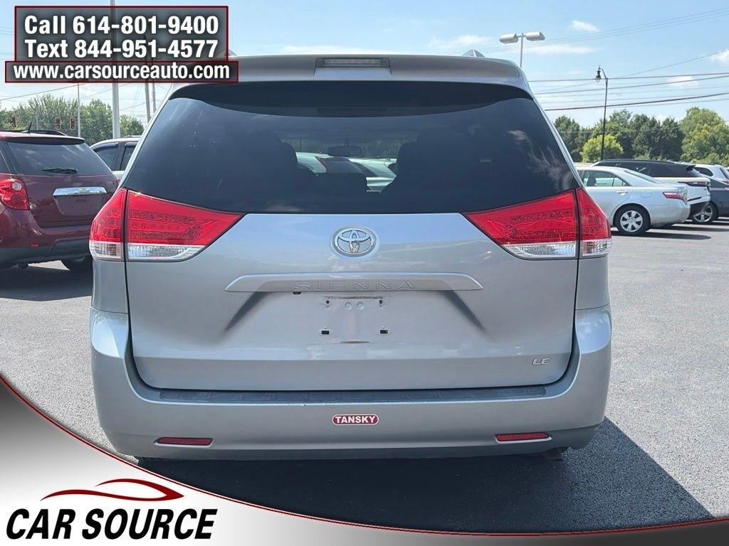 Toyota Sienna  2011
