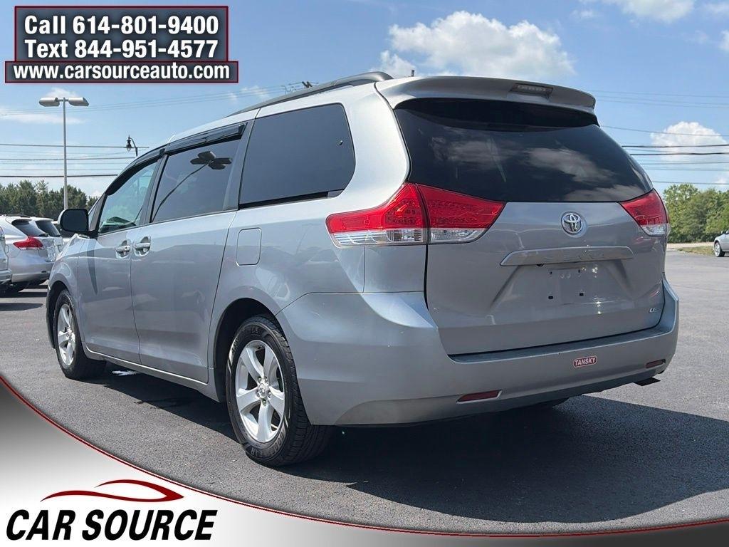 Toyota Sienna  2011